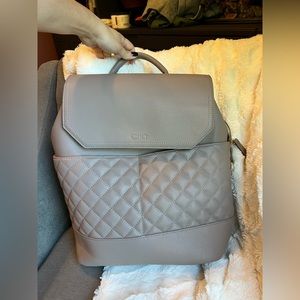 Hi, Aria Maia in Pebble